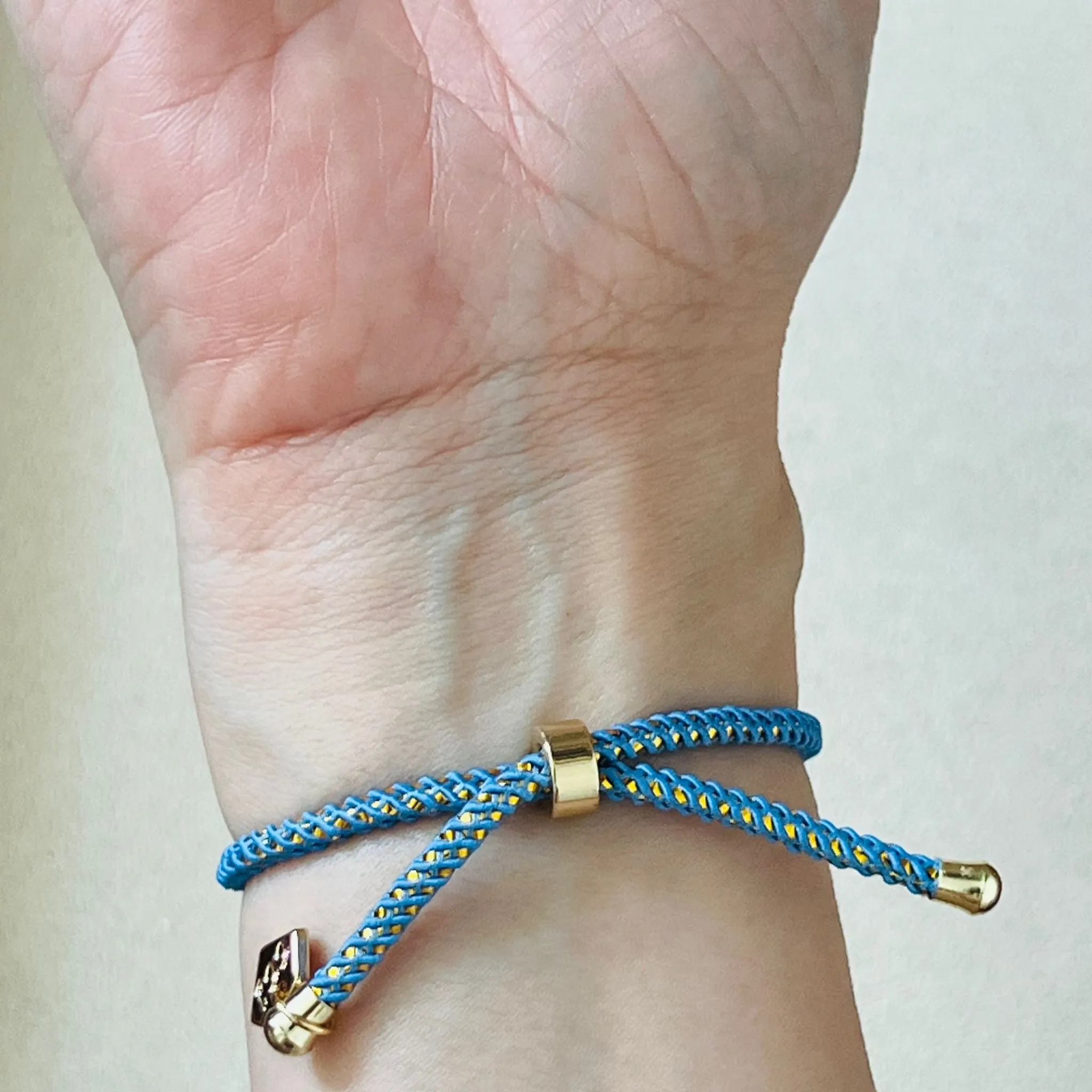 Lapis Lazuli Girl Bracelet (Blue String)